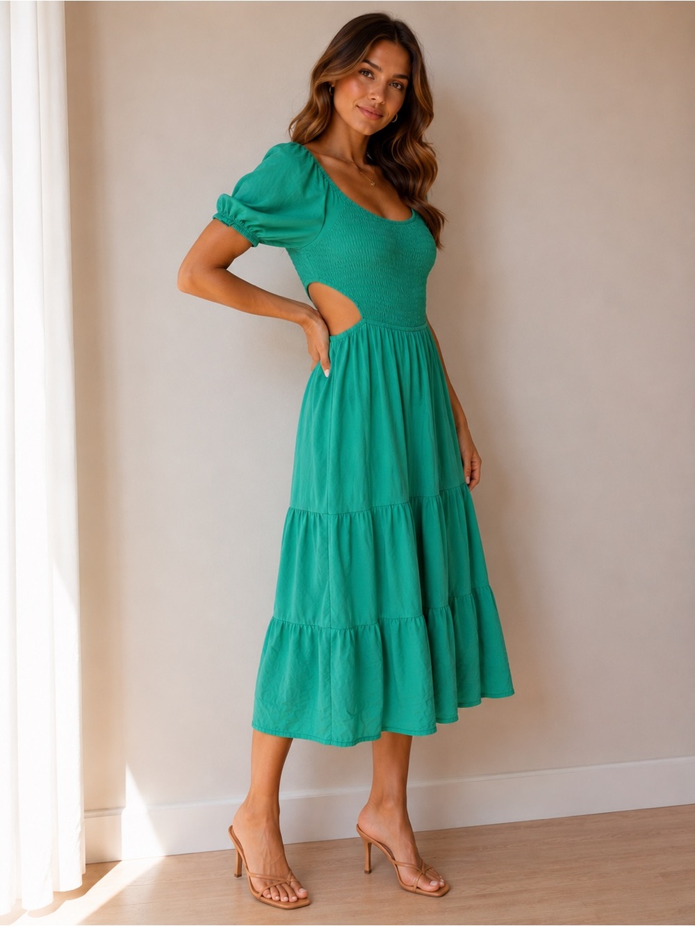 BaeVely Kelly Green Smocked Puff Sleeve Midi Dress - Size Medium